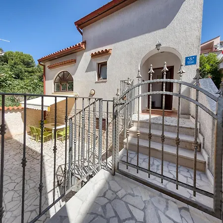 Apartament Vlado *