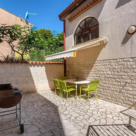 Vlado Apartament *
