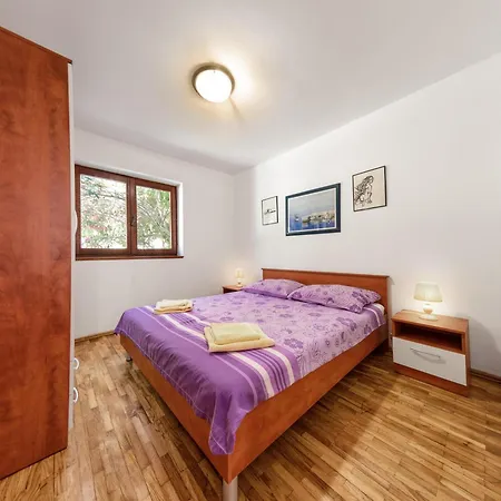 Apartment Vlado *